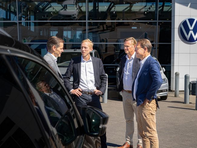 CEOs of ABAX, Connected Cars and Semler Group